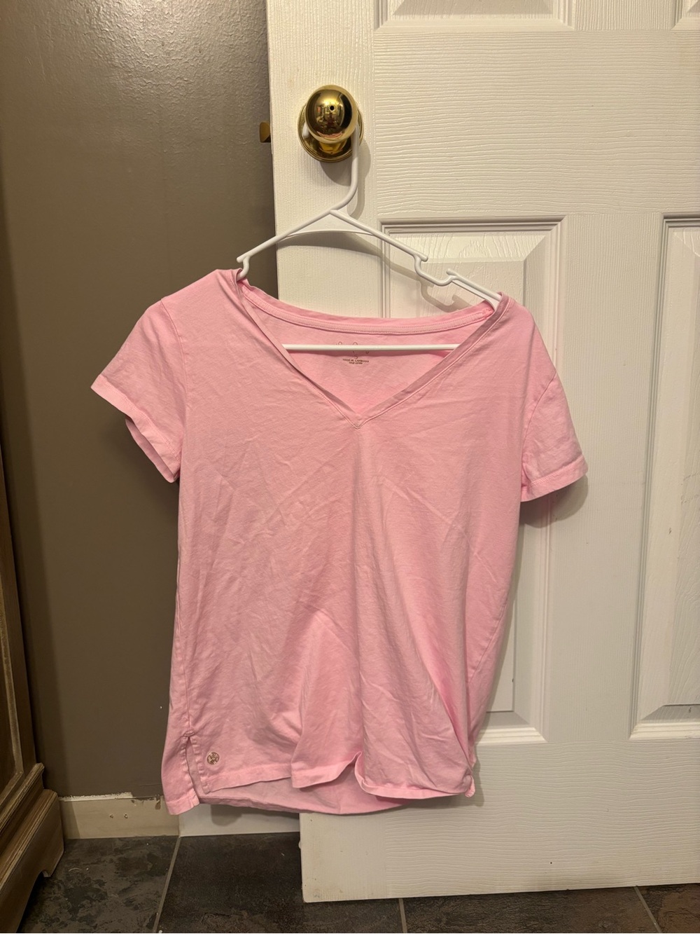 Lilly Pulitzer Light Pink V-Neck Short Sleeve Tee